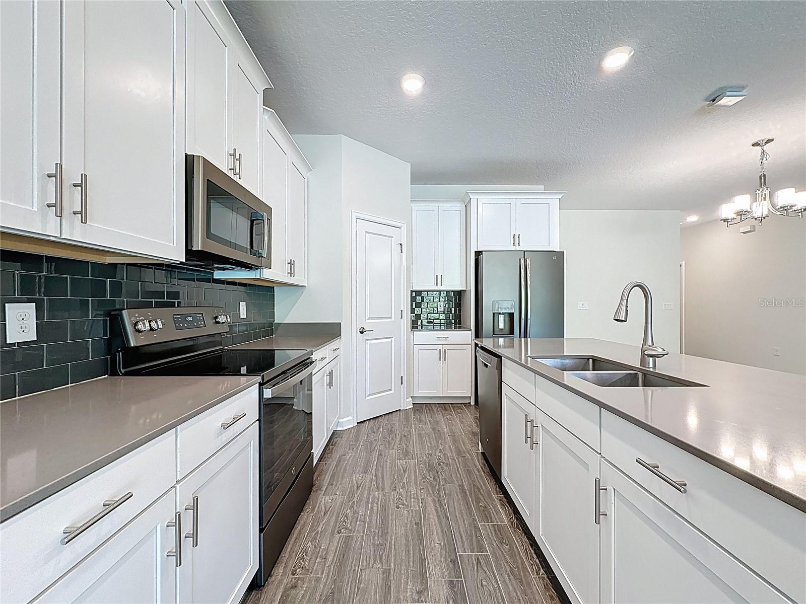 Image 19 of 33 For 521 Brunswick Drive