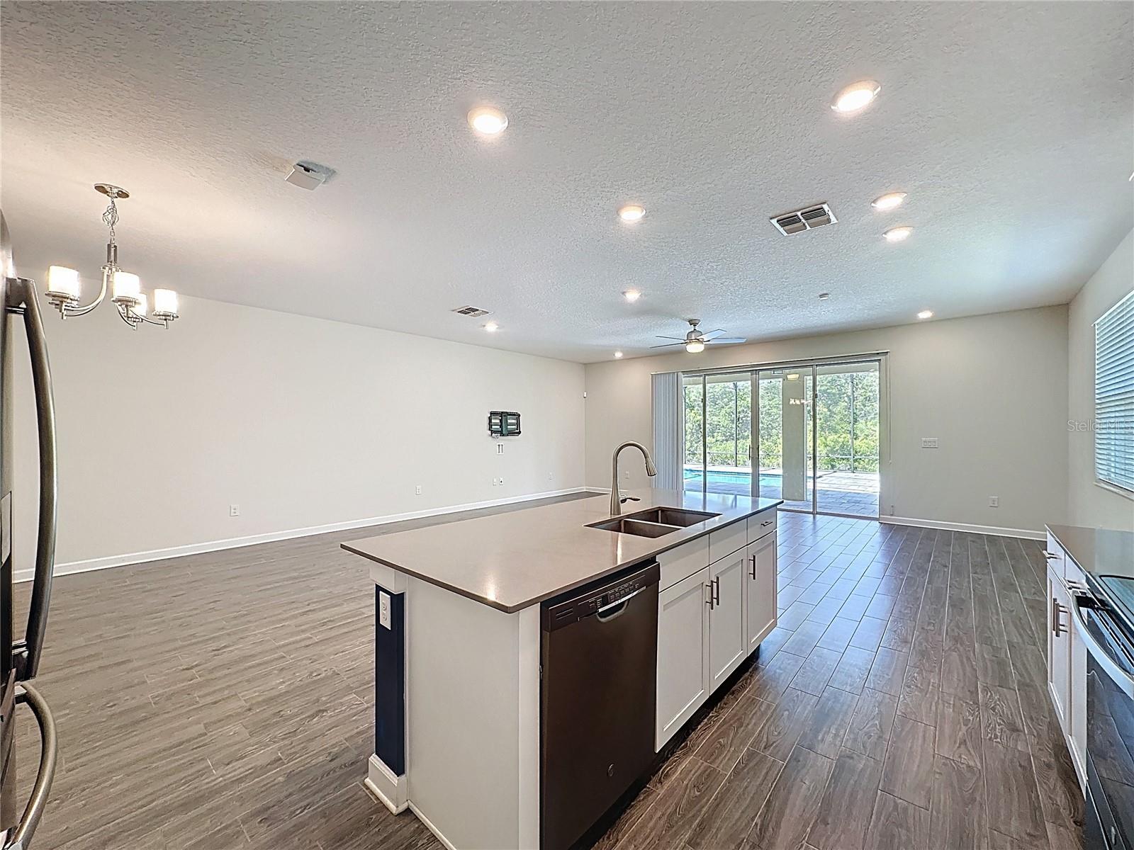 Image 20 of 33 For 521 Brunswick Drive