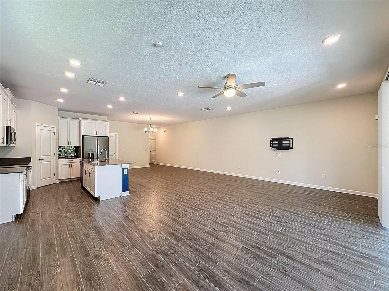 Image 23 of 33 For 521 Brunswick Drive