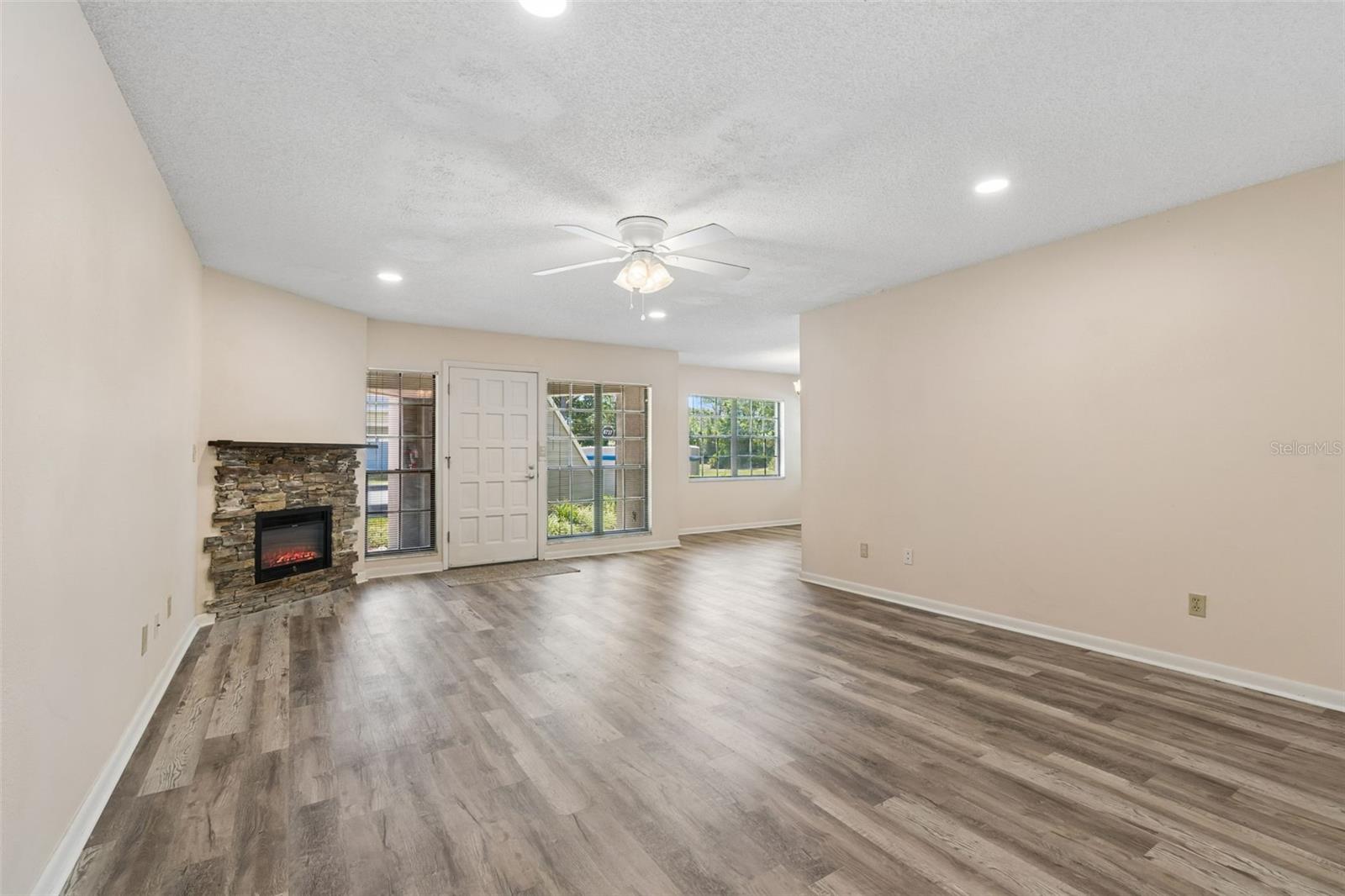 Image 7 of 60 For 8737 Bardmoor Place 102
