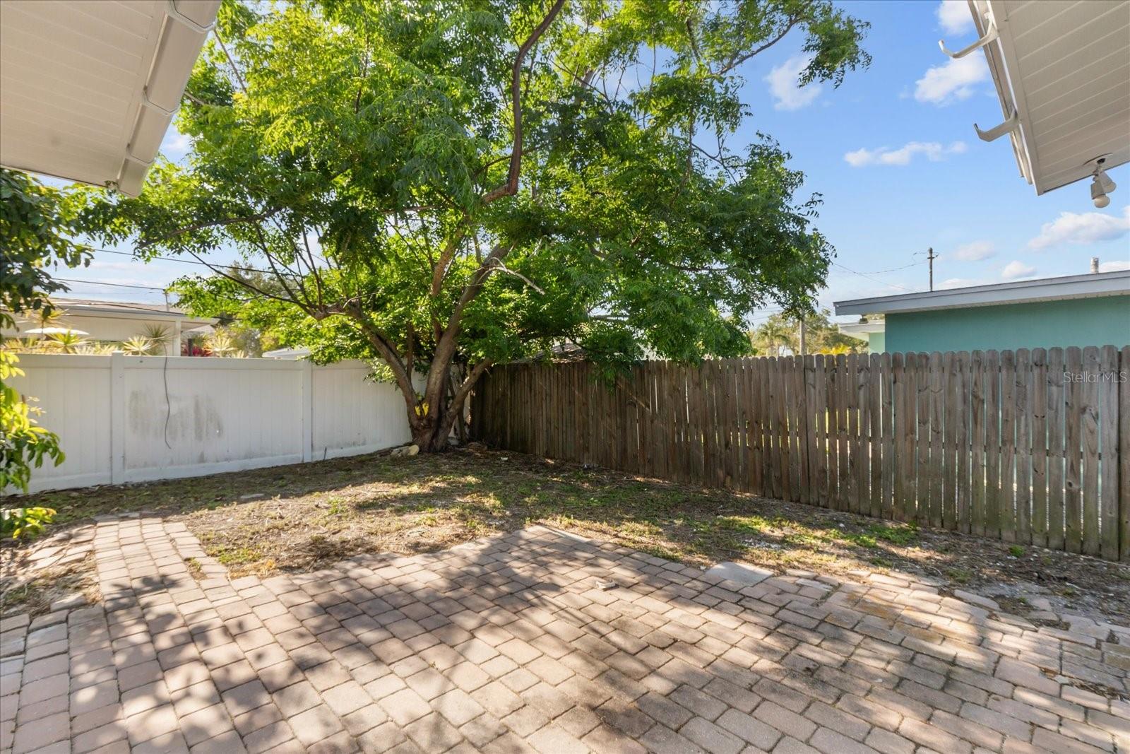 Image 20 of 24 For 12432 136th Lane