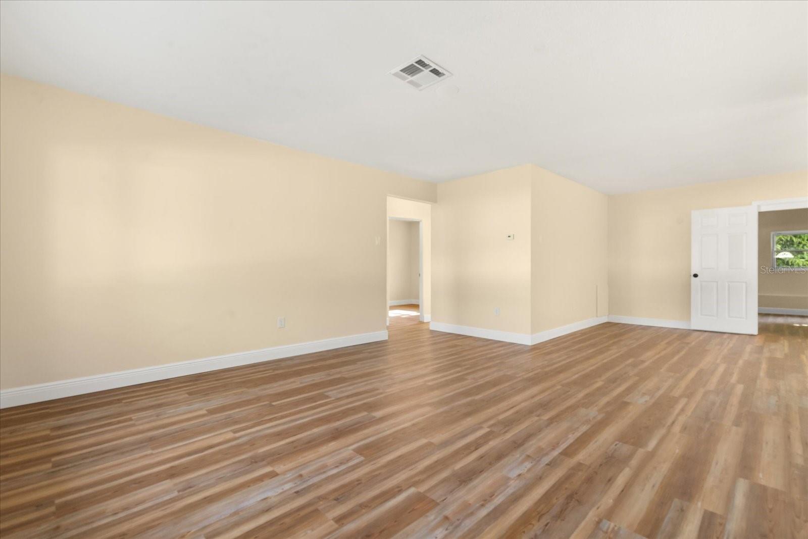 Image 4 of 24 For 12432 136th Lane