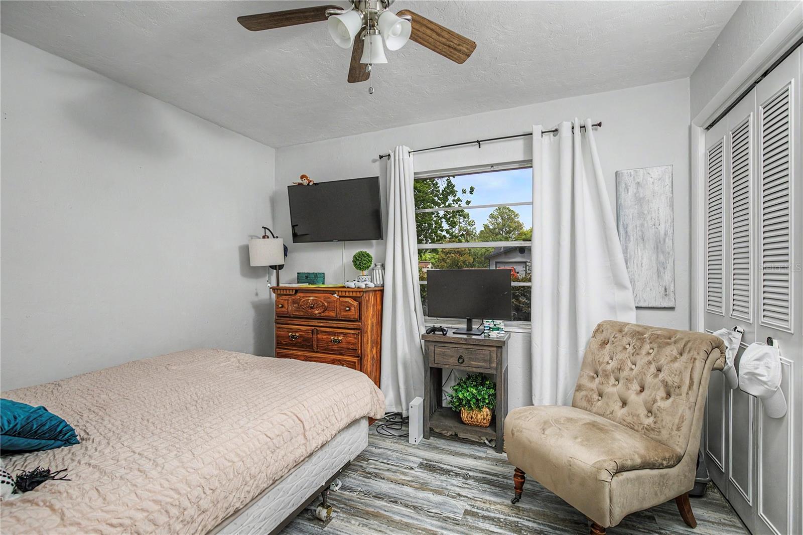 Image 22 of 36 For 6206 27th Terrace