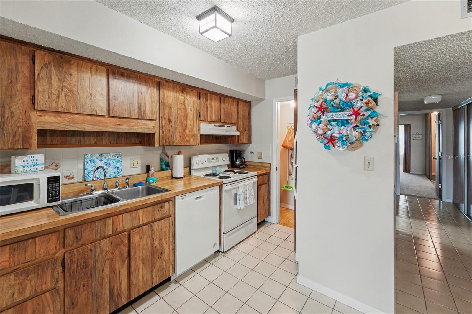 Image 10 of 30 For 6400 46th Avenue N 214