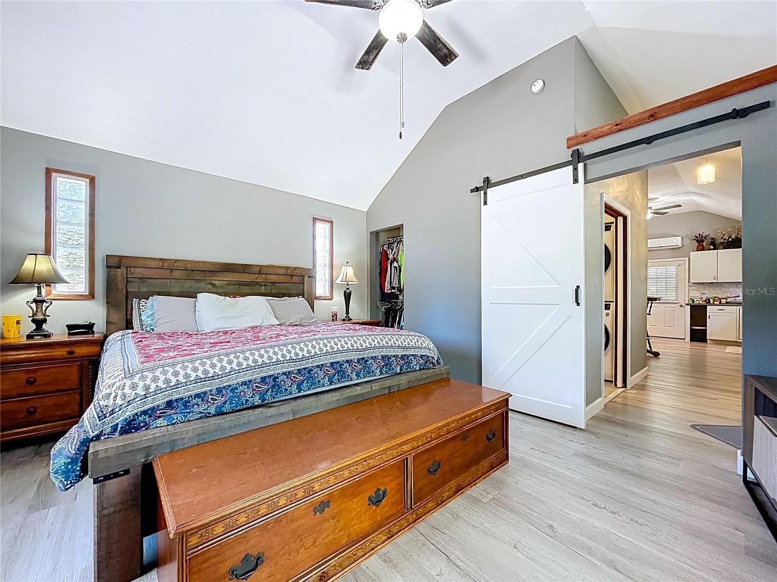 Image 16 of 29 For 10388 Suncoast Boulevard