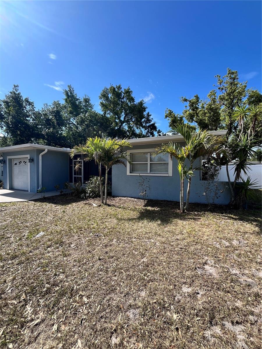 Image 3 of 14 For 10980 104th Avenue