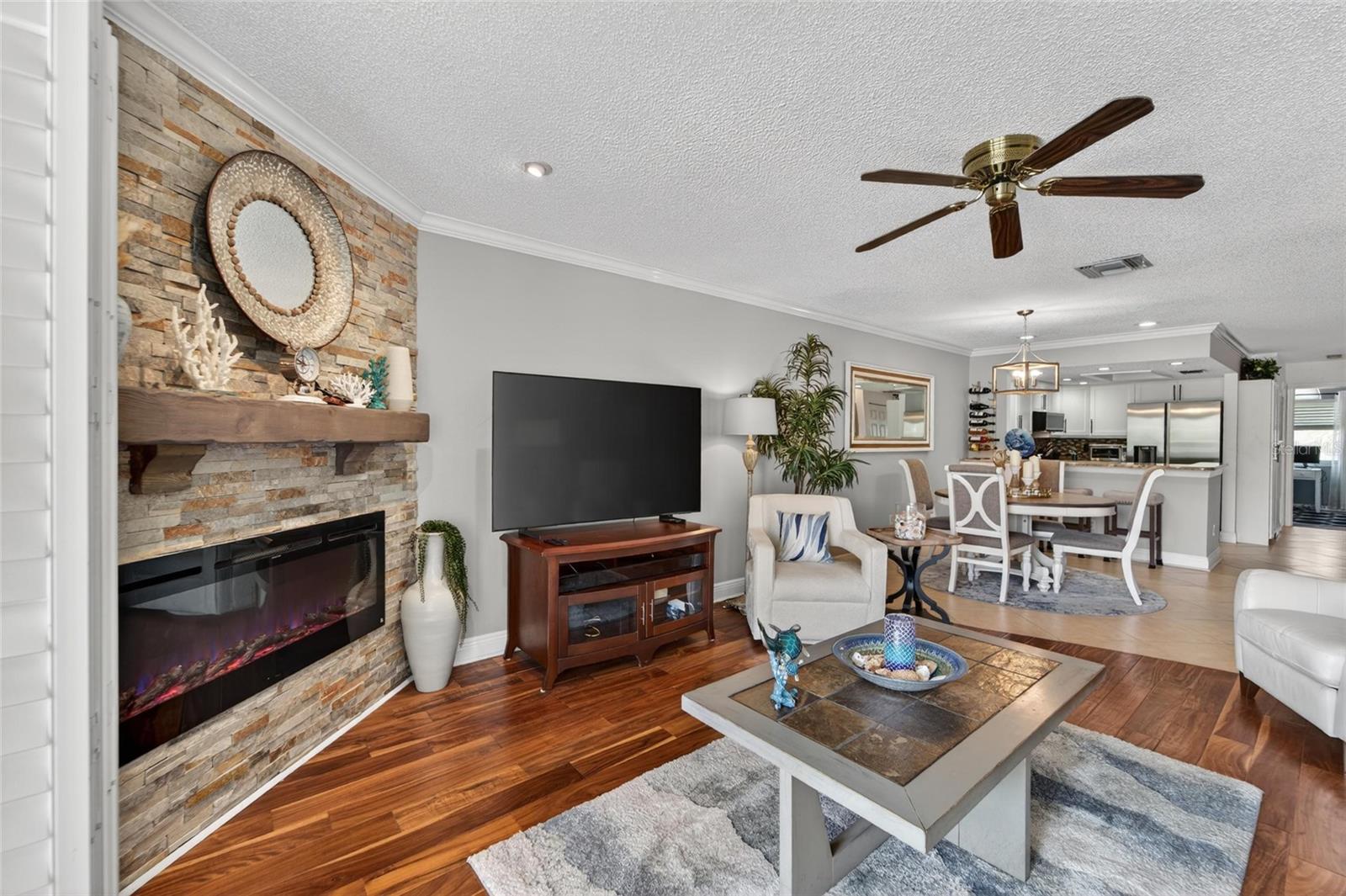 Image 18 of 68 For 394 Madeira Circle