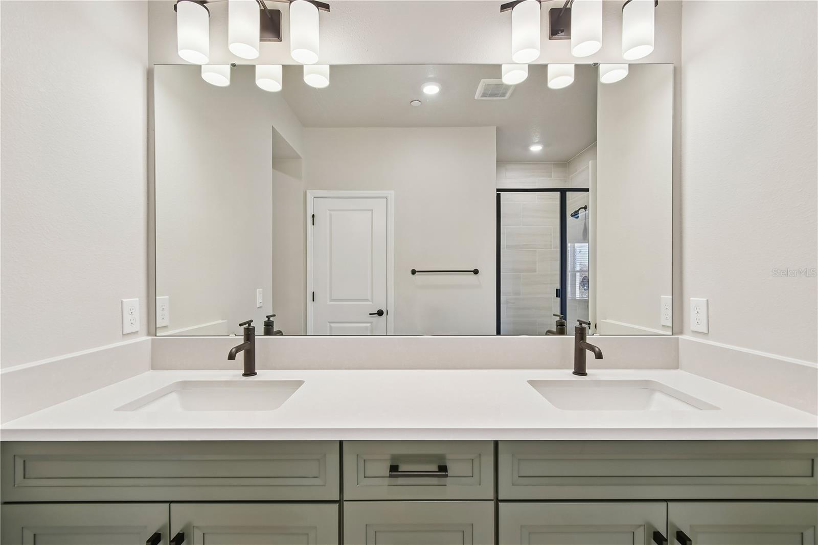 Image 15 of 29 For 4337 Roush Avenue