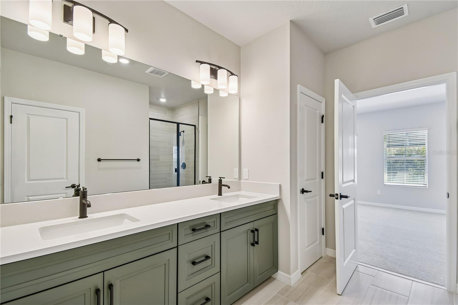 Image 17 of 29 For 4337 Roush Avenue