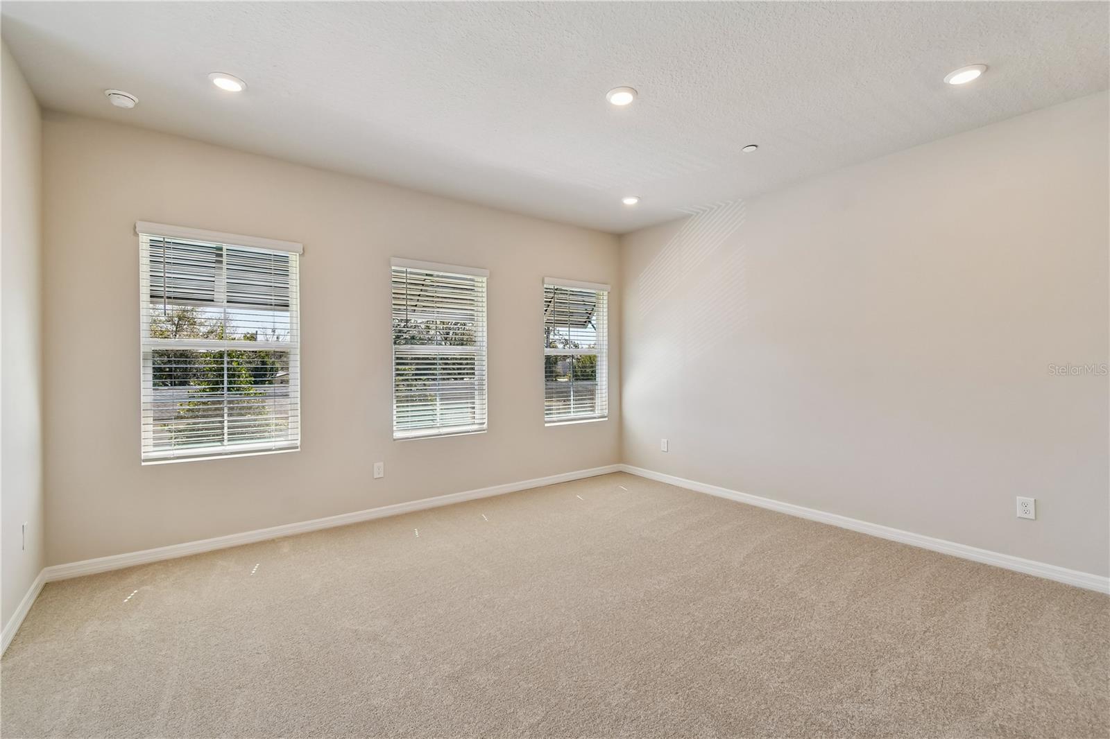 Image 20 of 29 For 4337 Roush Avenue