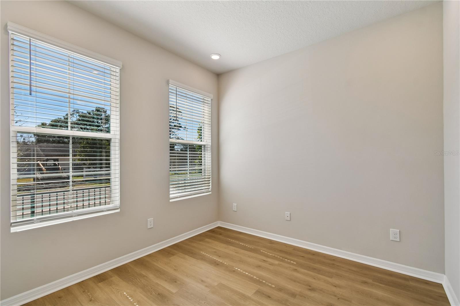 Image 3 of 29 For 4337 Roush Avenue