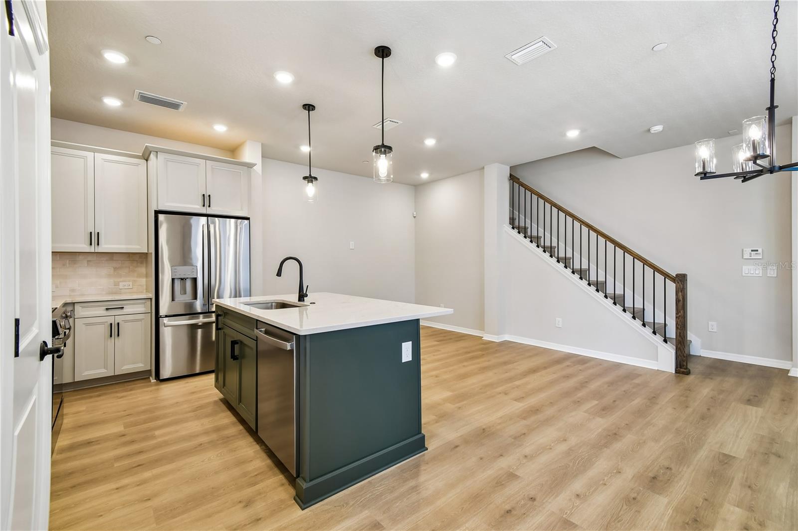 Image 6 of 29 For 4337 Roush Avenue