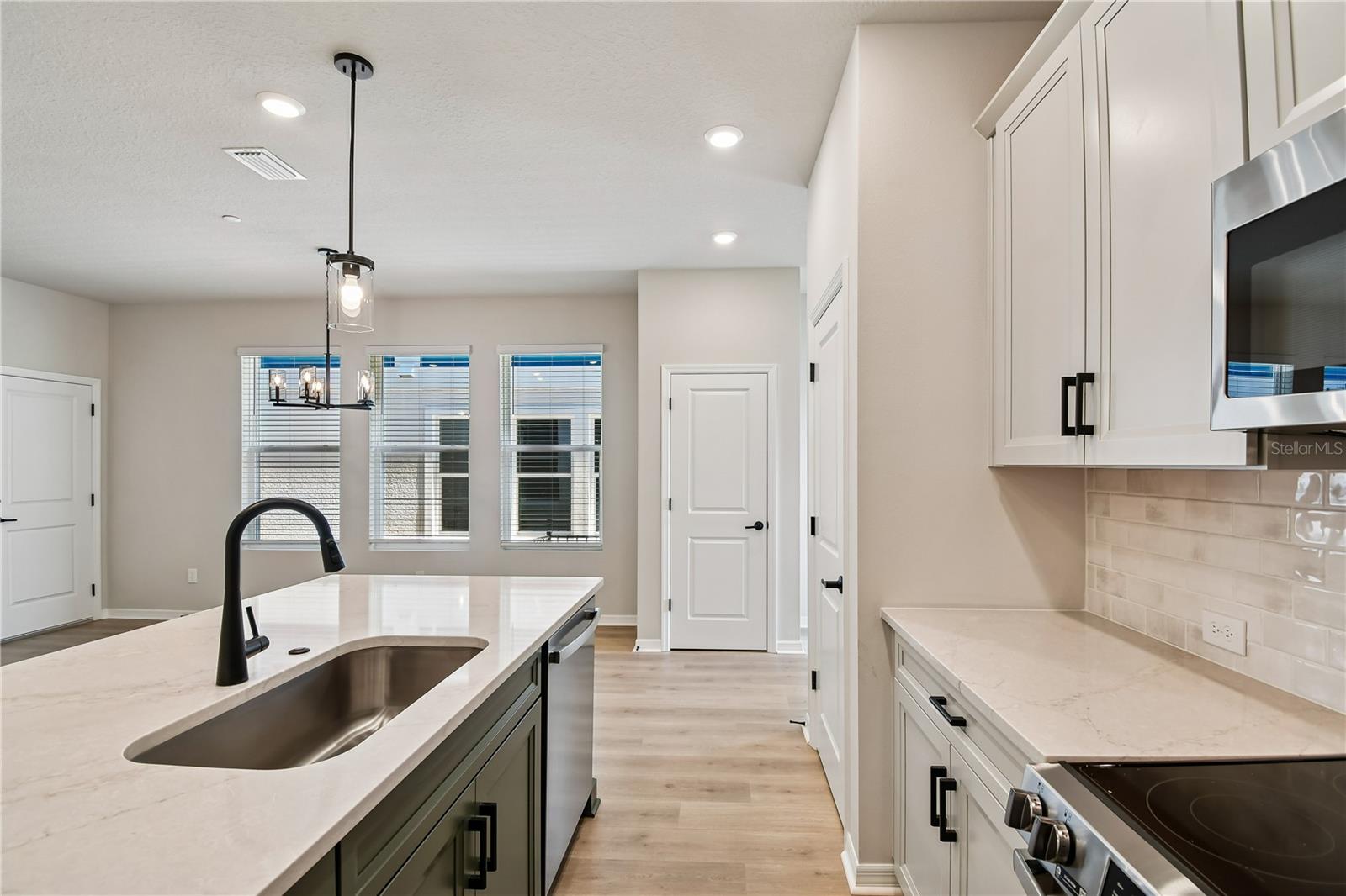 Image 8 of 29 For 4337 Roush Avenue