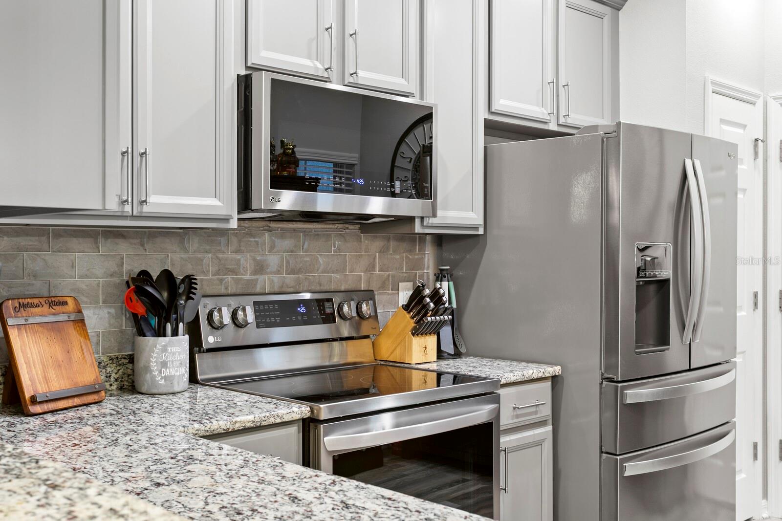 Listing photo id 16 for 12474 Streamdale Drive