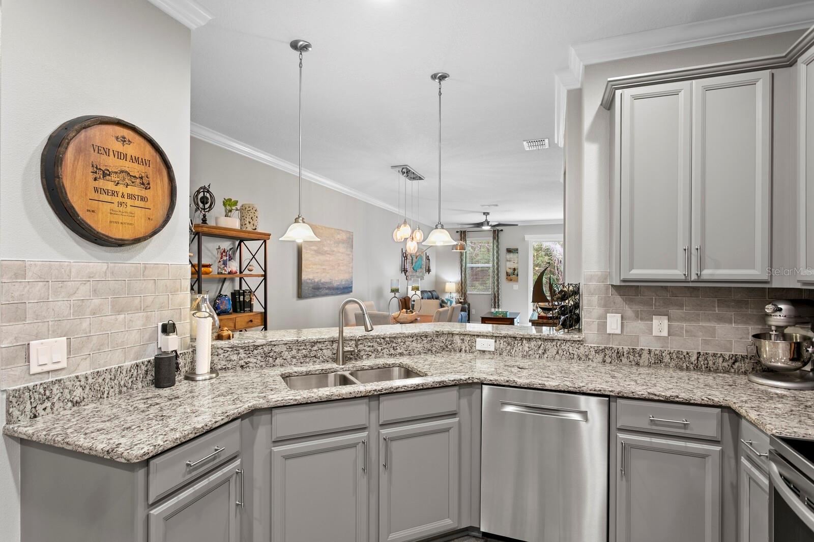 Listing photo id 18 for 12474 Streamdale Drive