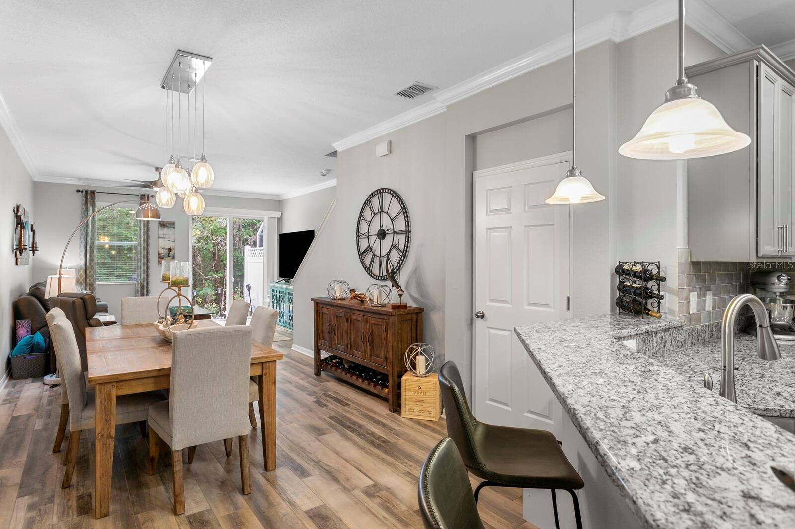 Listing photo id 4 for 12474 Streamdale Drive