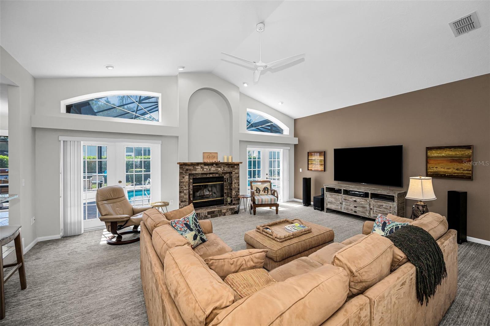 Image 25 of 94 For 2814 Jarvis Circle