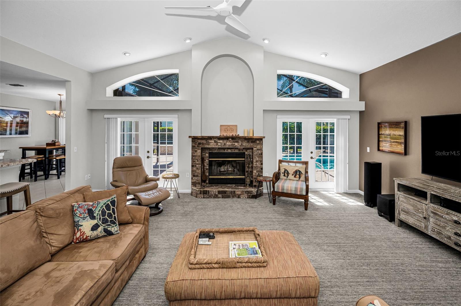 Image 26 of 94 For 2814 Jarvis Circle