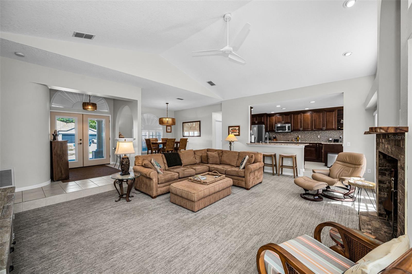 Image 27 of 94 For 2814 Jarvis Circle