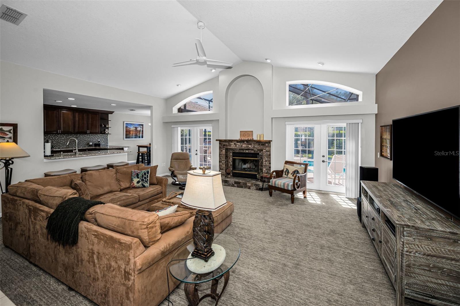 Image 28 of 94 For 2814 Jarvis Circle