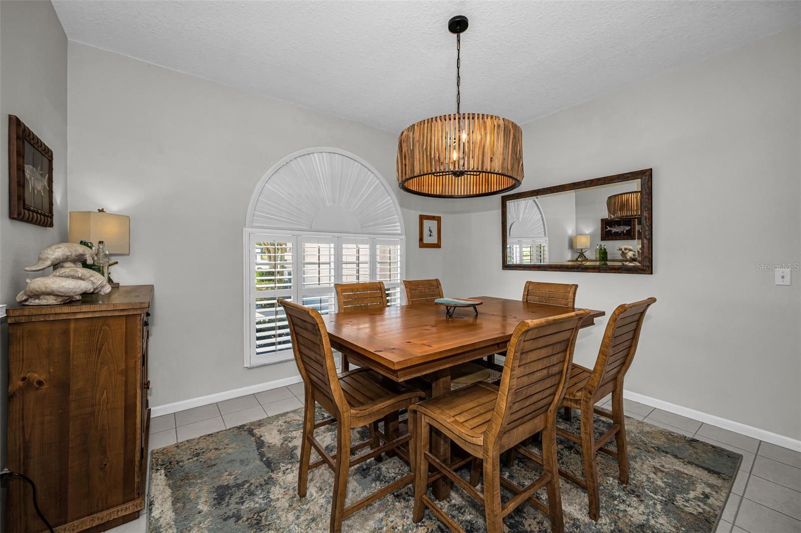 Image 32 of 94 For 2814 Jarvis Circle