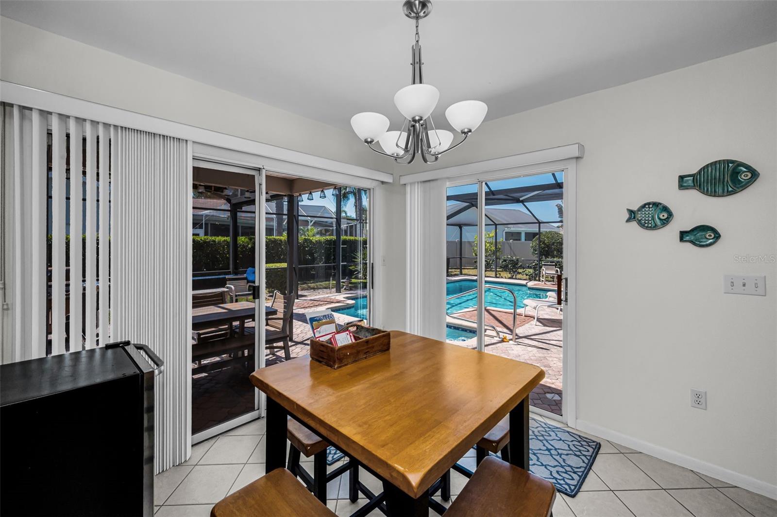 Image 39 of 94 For 2814 Jarvis Circle