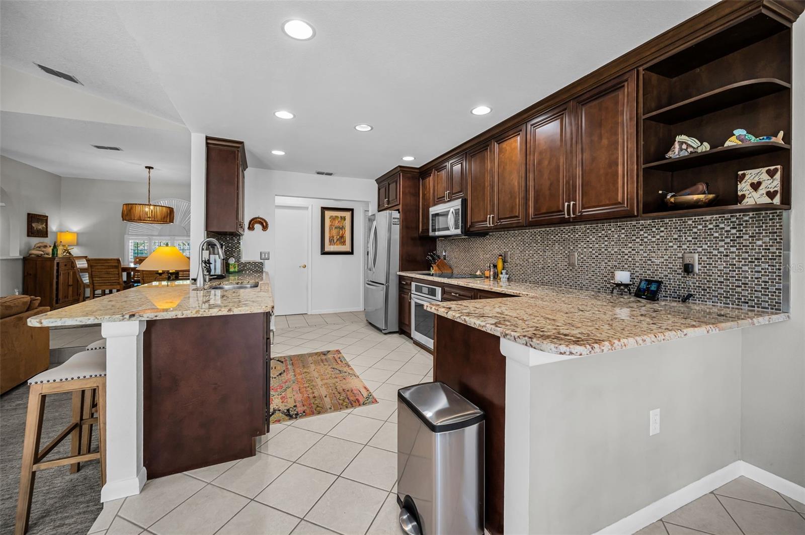 Image 41 of 94 For 2814 Jarvis Circle