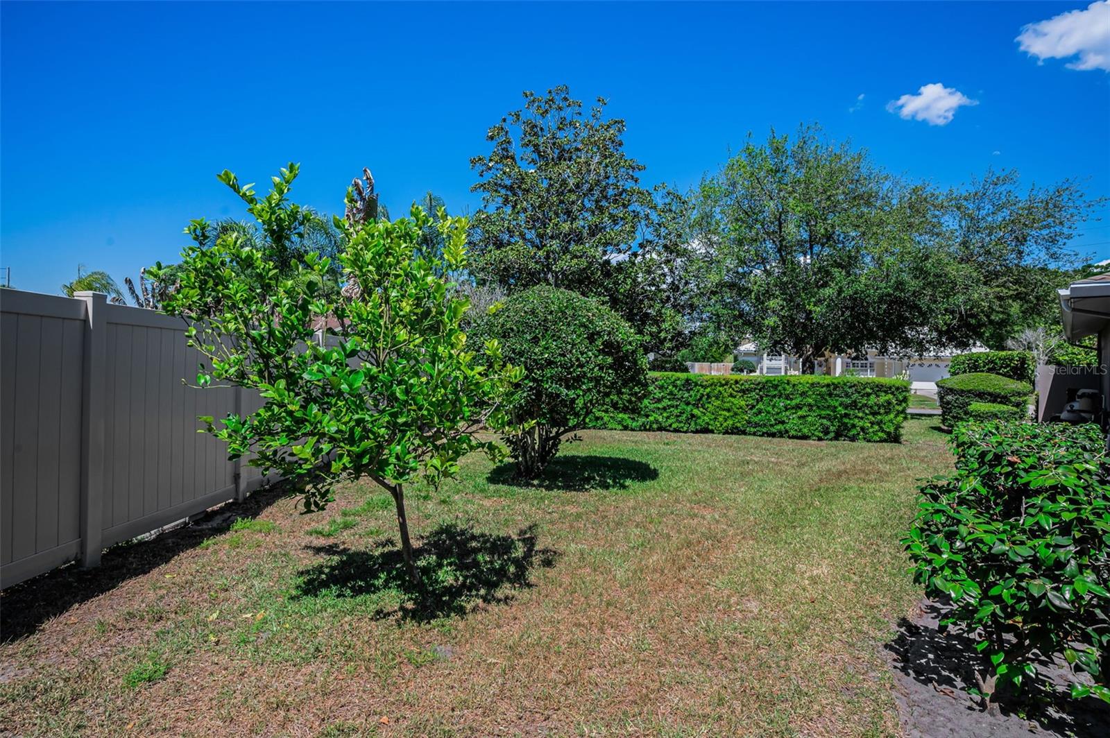 Image 82 of 94 For 2814 Jarvis Circle