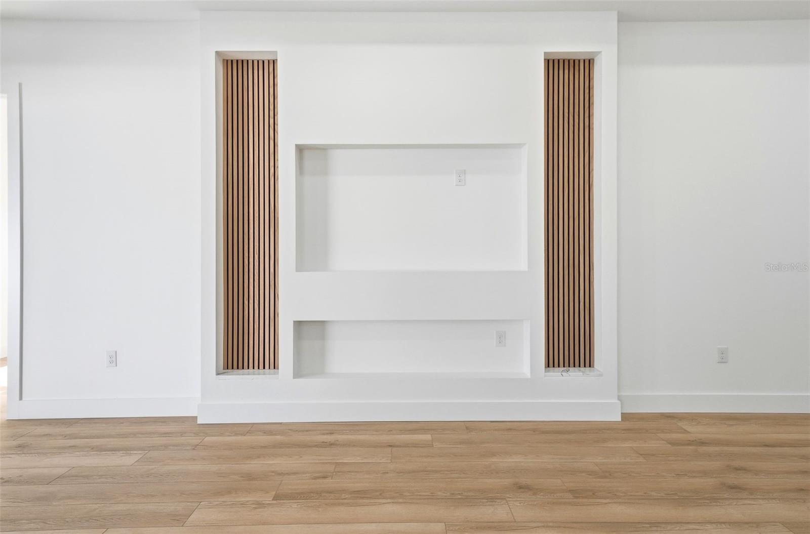 Image 16 of 54 For 3325 55 Avenue N