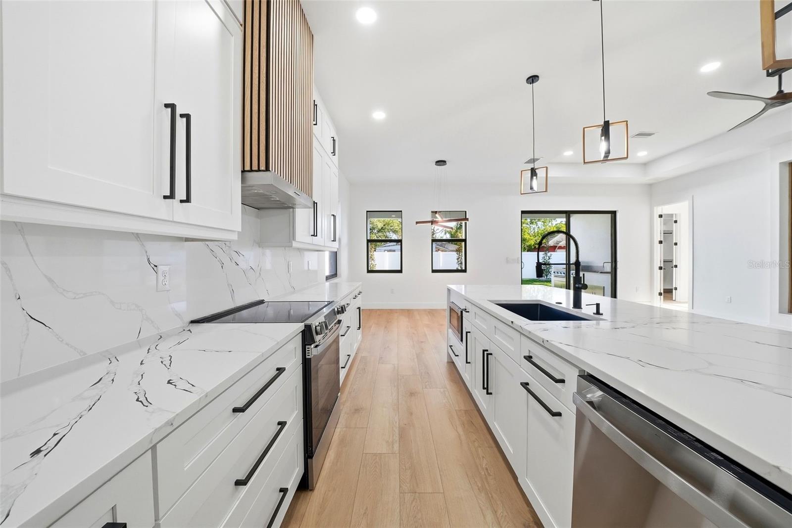 Image 24 of 54 For 3325 55 Avenue N