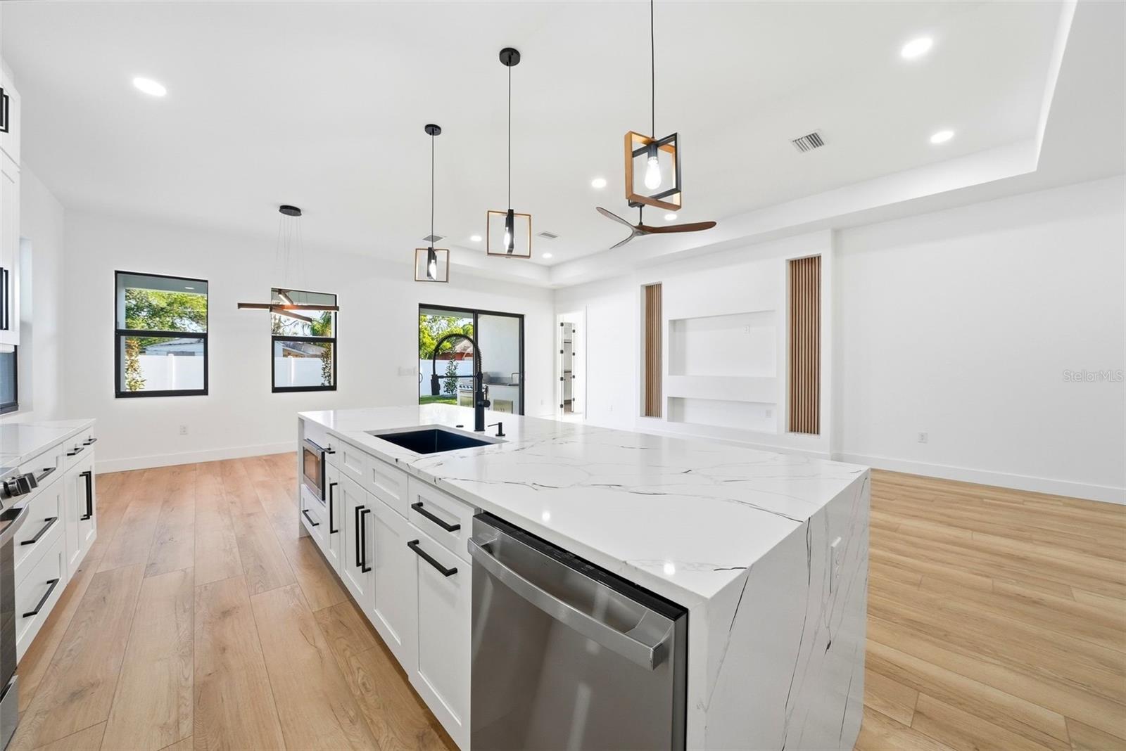 Image 25 of 54 For 3325 55 Avenue N