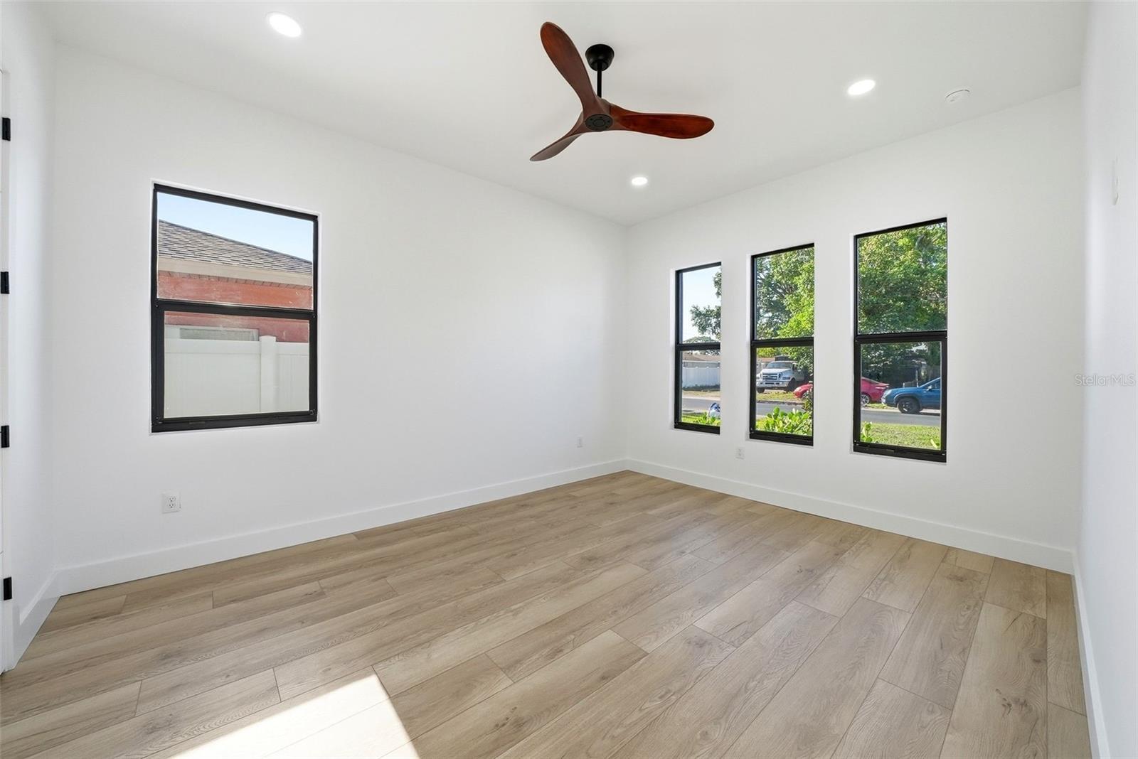 Image 37 of 54 For 3325 55 Avenue N