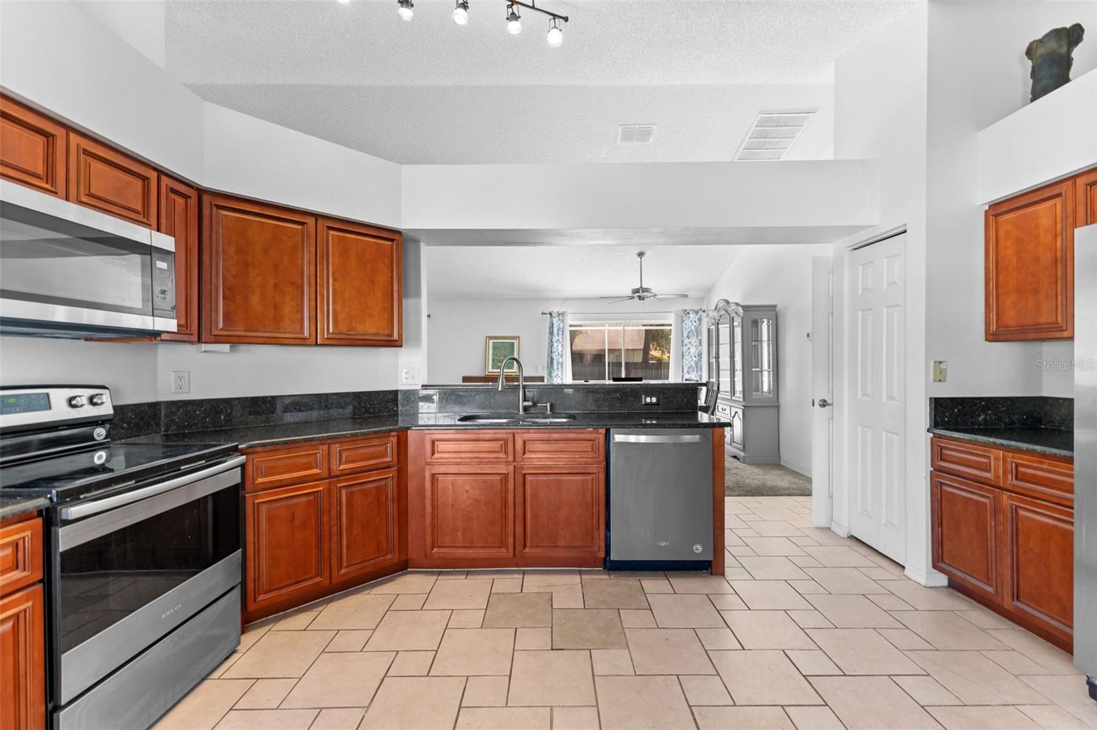 Image 7 of 38 For 1546 Emblidge Court