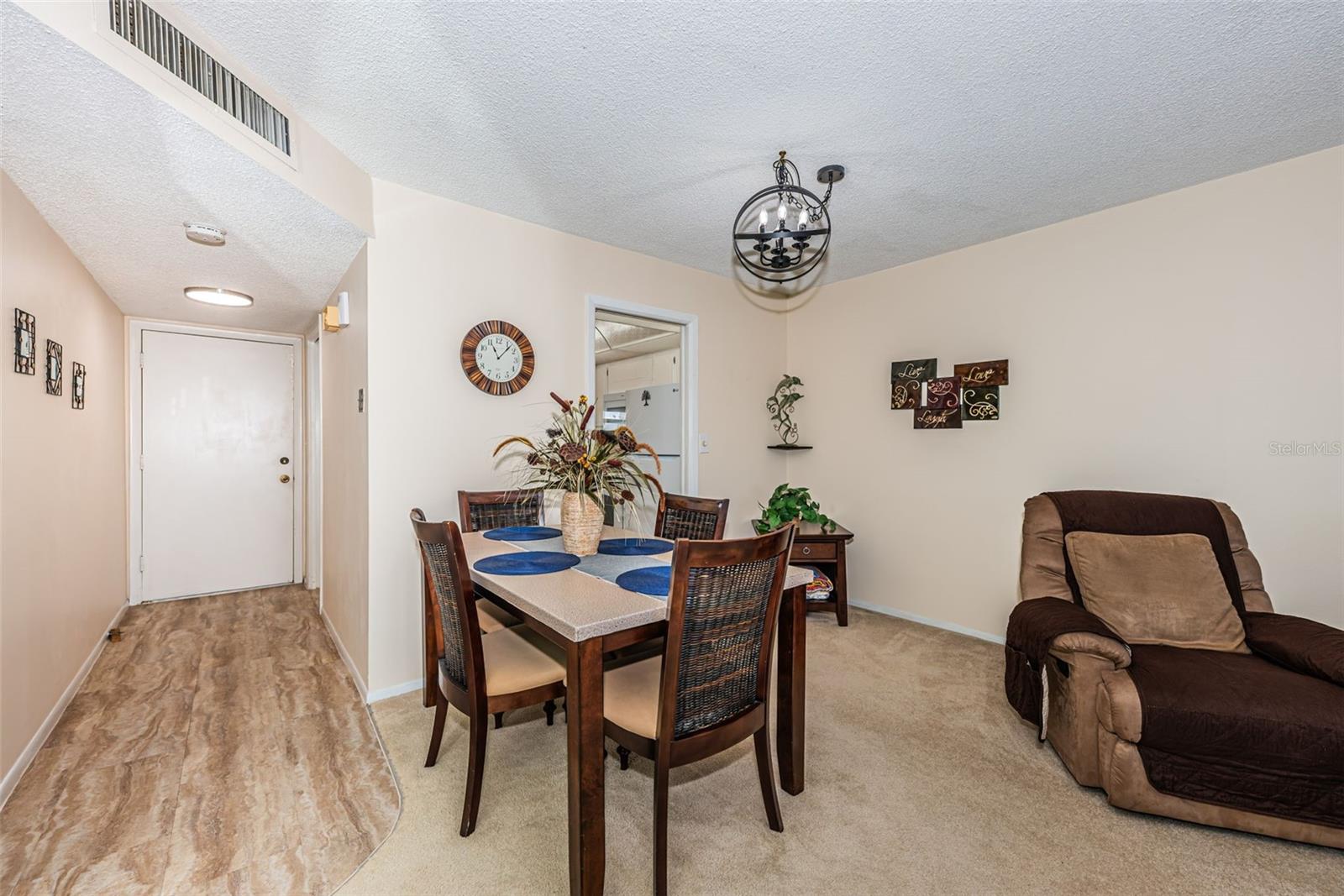 Image 11 of 62 For 4725 Cove Circle 210