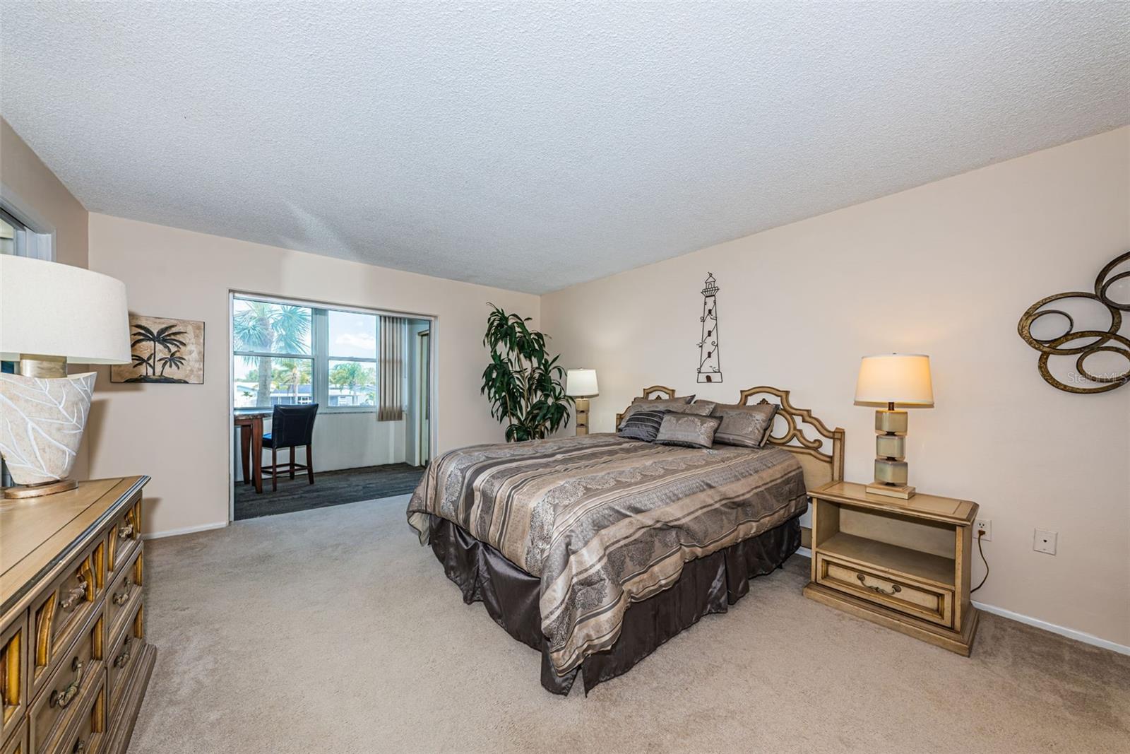 Image 31 of 62 For 4725 Cove Circle 210