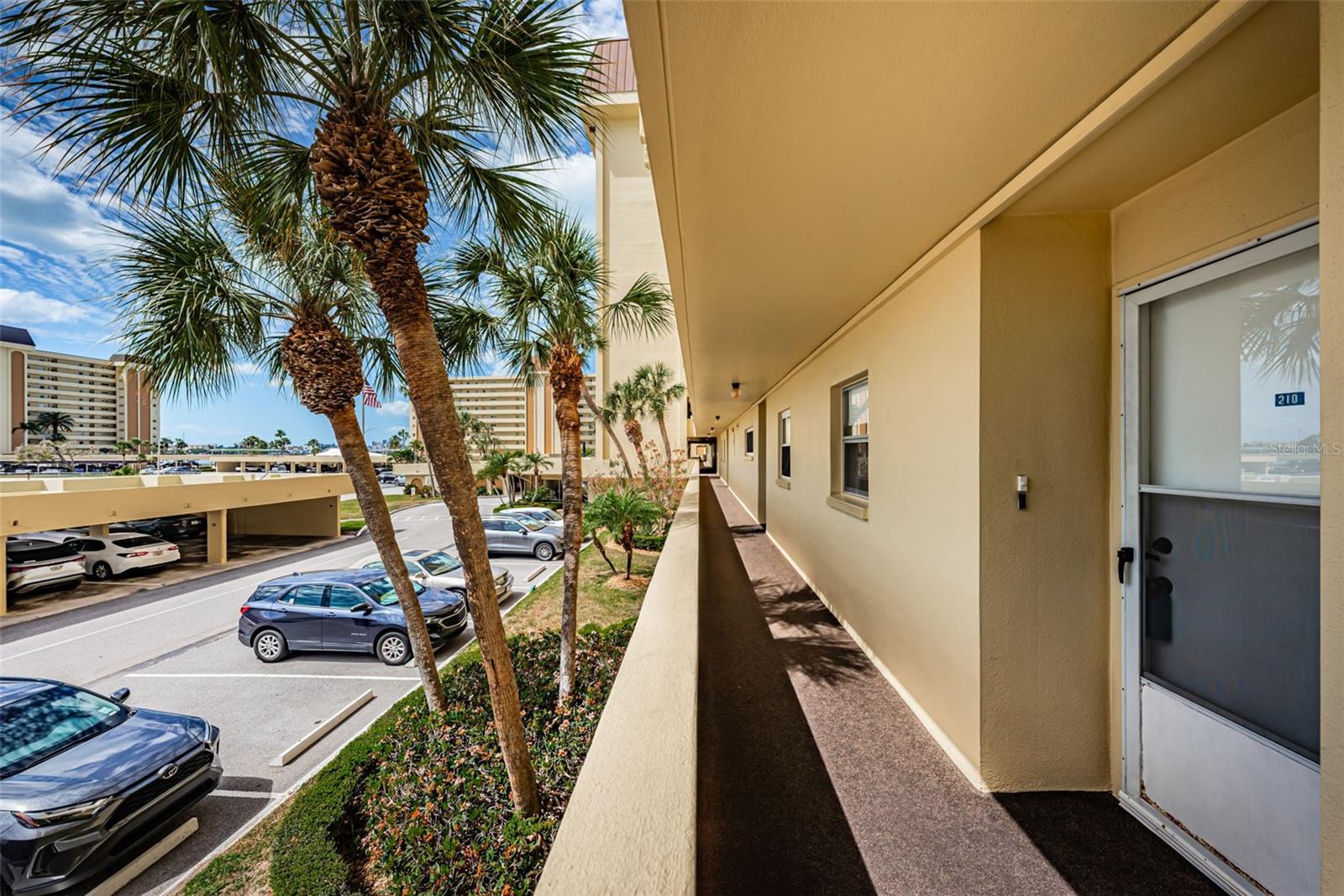 Image 6 of 62 For 4725 Cove Circle 210