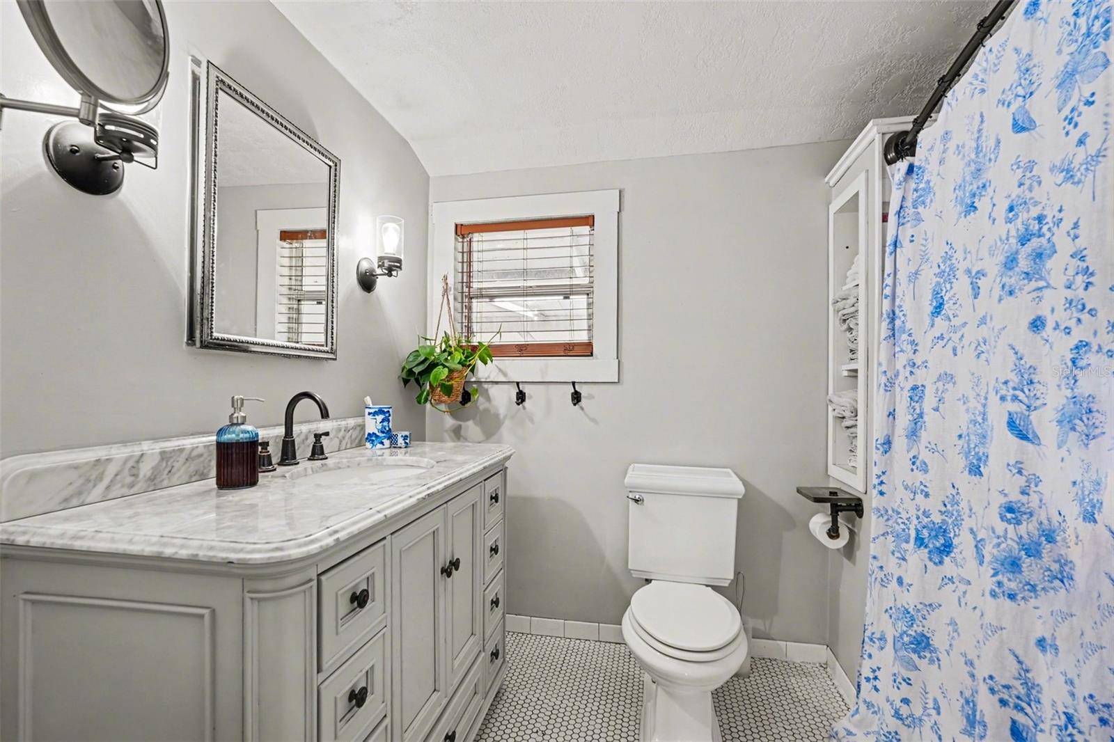 Image 12 of 22 For 1201 Reynolds Street