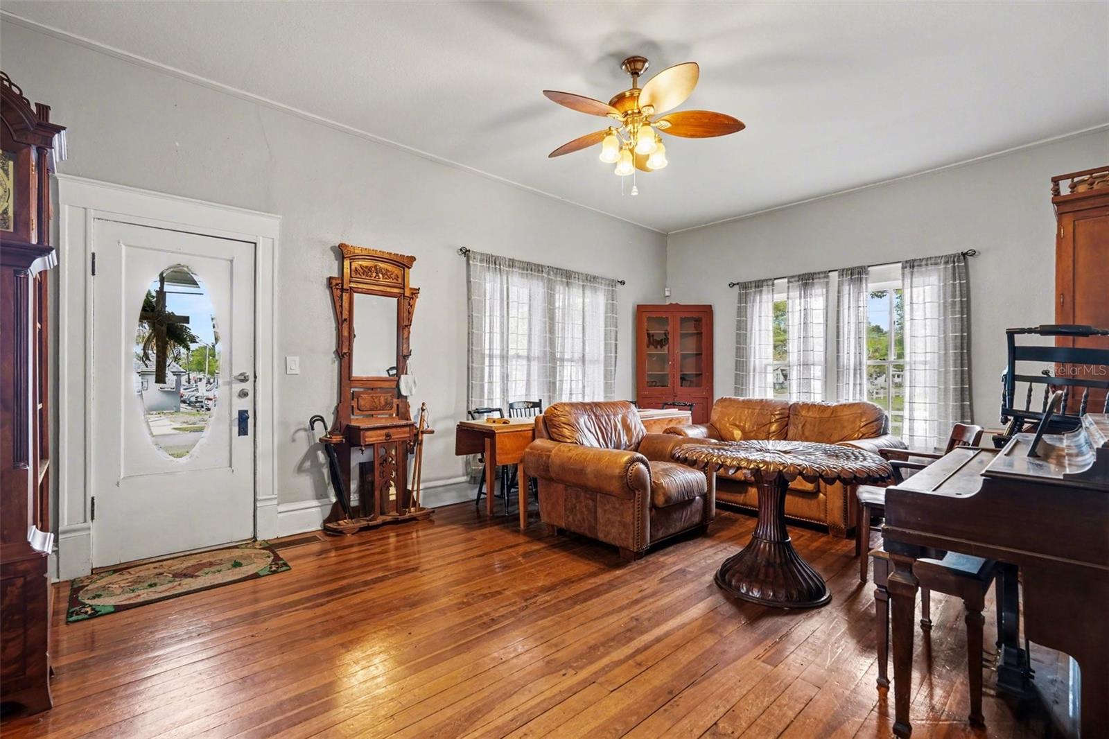 Image 4 of 22 For 1201 Reynolds Street