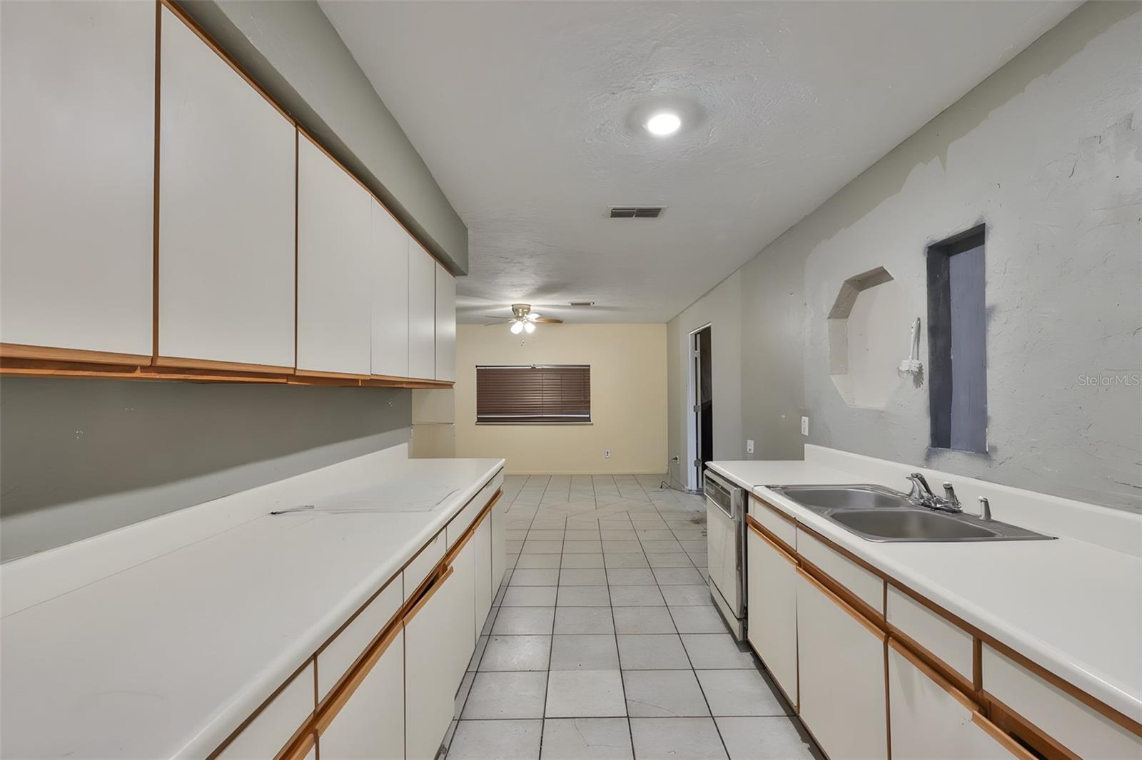 Image 11 of 39 For 741 Morrel Avenue