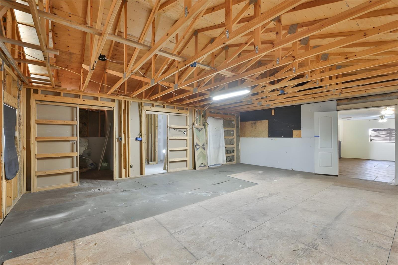 Image 22 of 39 For 741 Morrel Avenue