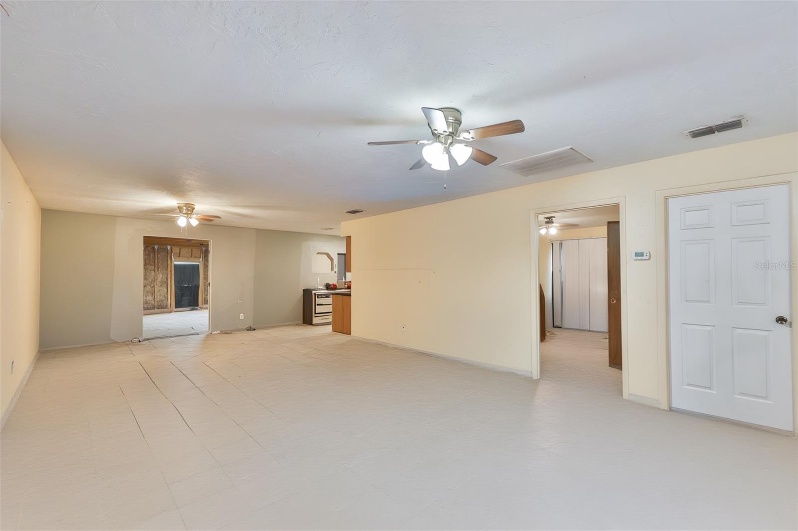Image 4 of 39 For 741 Morrel Avenue