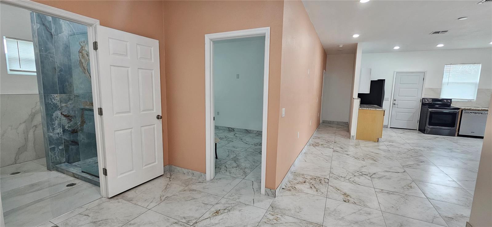 Image 5 of 19 For 528 Wideview Avenue