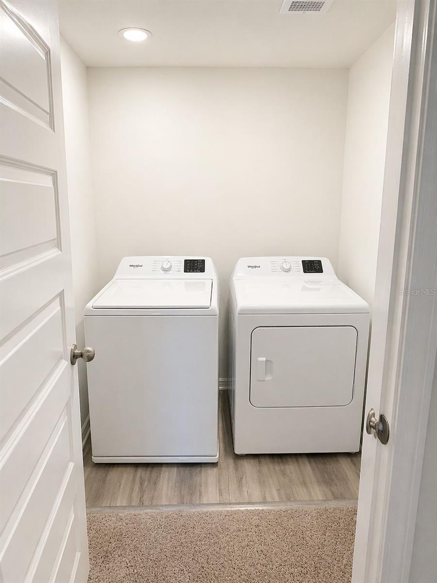 Listing photo id 8 for 4615 Linda Drive