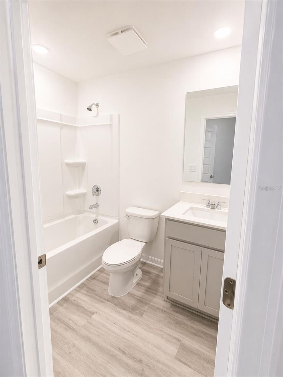 Listing photo id 10 for 4615 Linda Drive