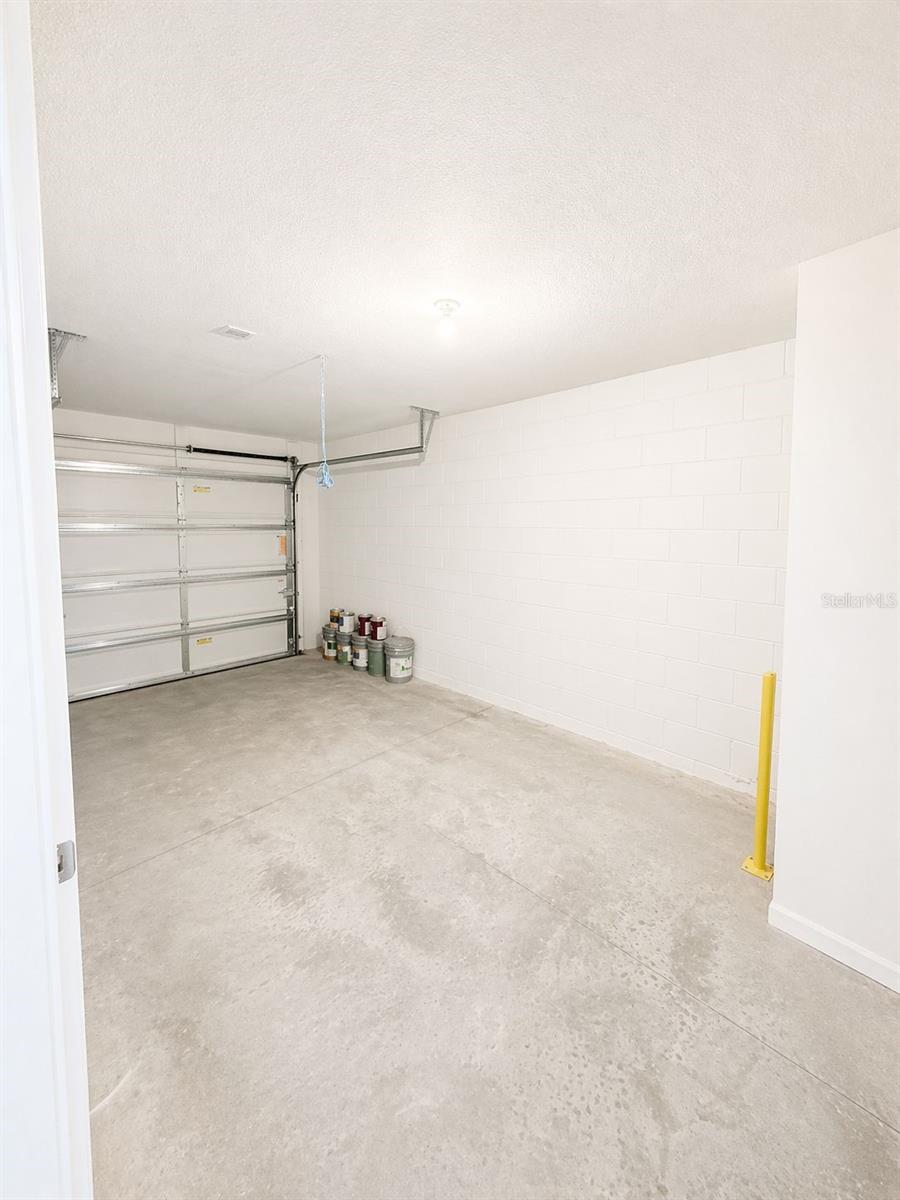 Listing photo id 2 for 4615 Linda Drive