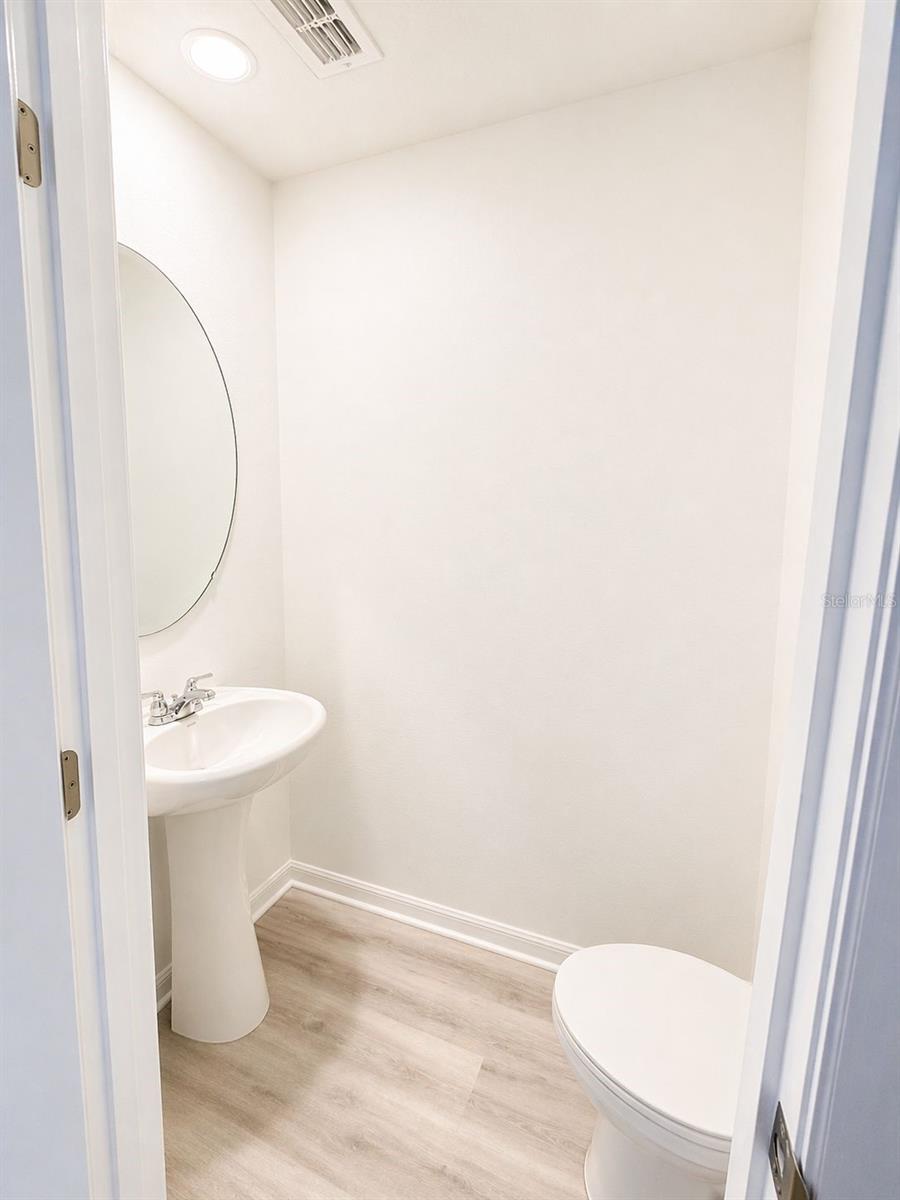 Listing photo id 5 for 4615 Linda Drive