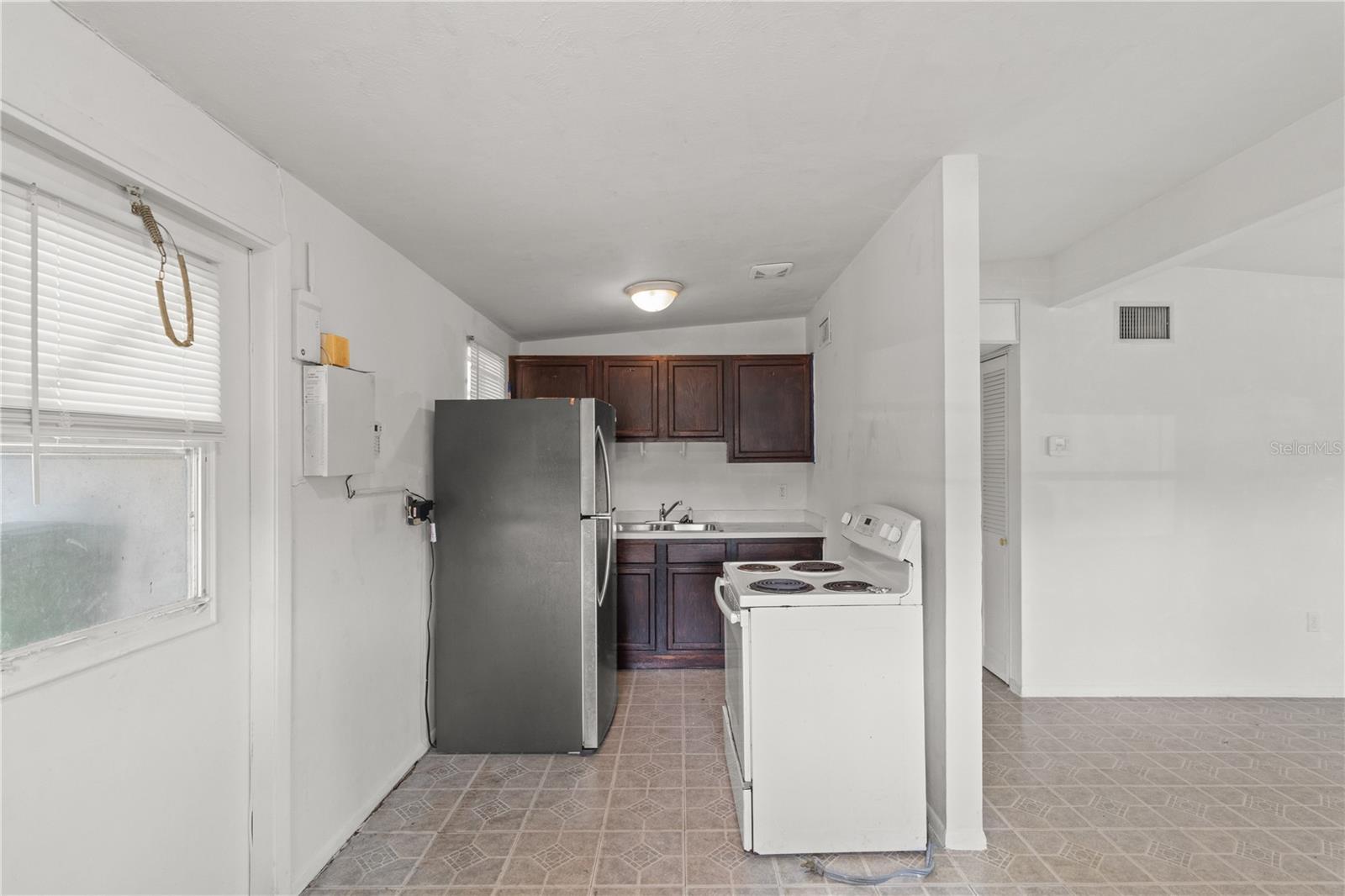 Image 10 of 30 For 1421 14th Street E