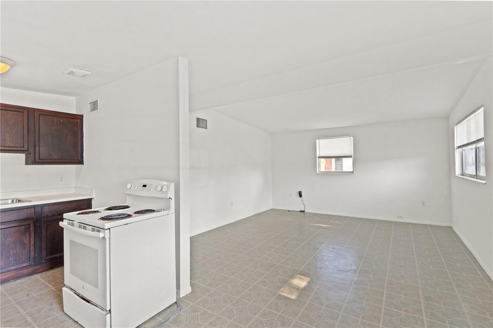 Image 11 of 30 For 1421 14th Street E