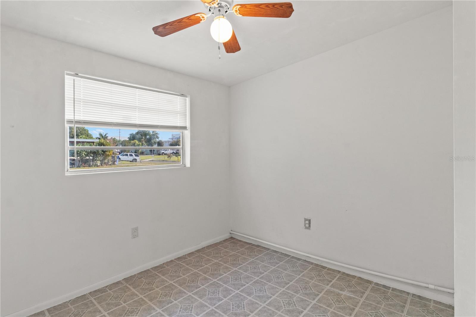 Image 15 of 30 For 1421 14th Street E