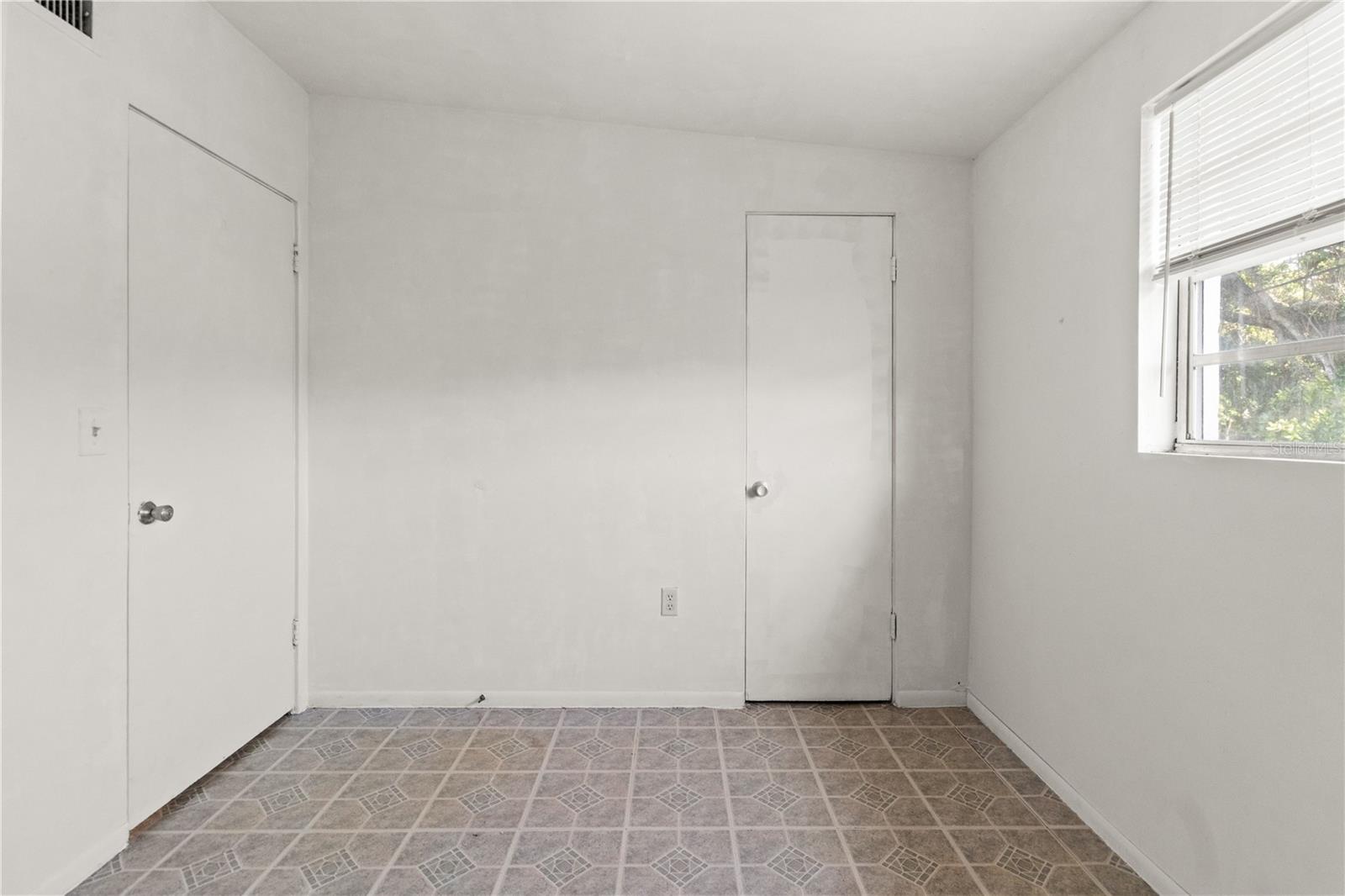 Image 16 of 30 For 1421 14th Street E